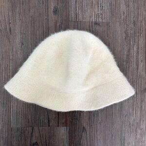 VINTAGE 60S BETMAR NEW YORK RABBIT HAIR IVORY BUCKET HAT